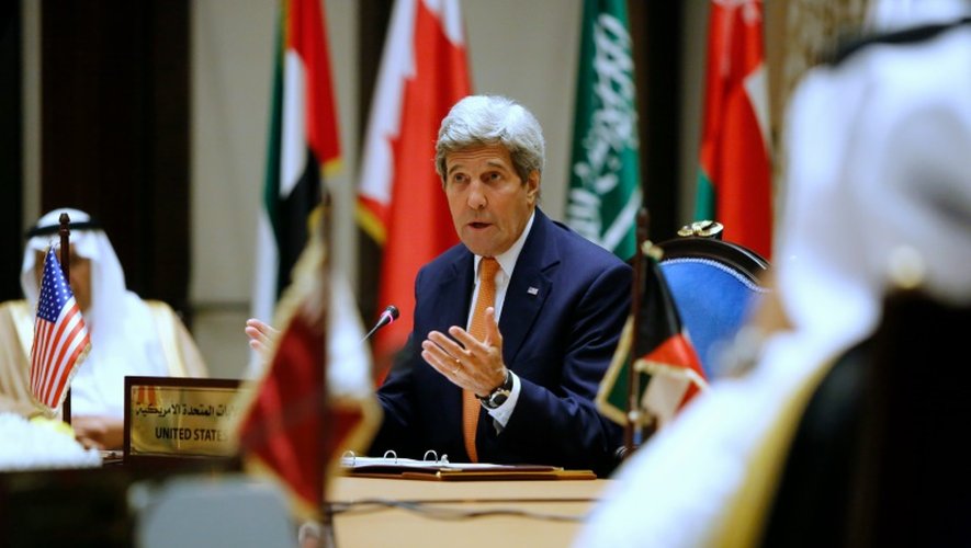 Le secrétaire d'Etat américain John Kerry le 7 avril 2016 à Manama