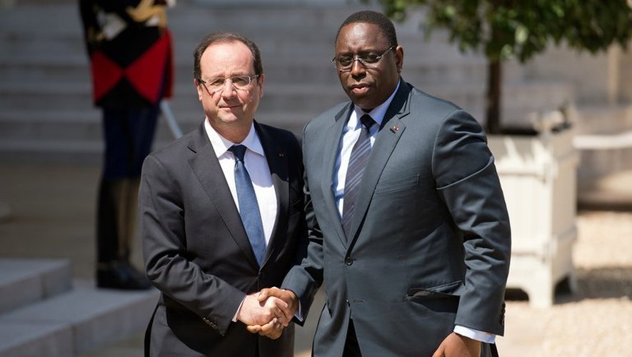 Le président de la République François Hollande accueille le président du Sénégal, Macky Sall, le 5 juin 2013 à l'Elysée