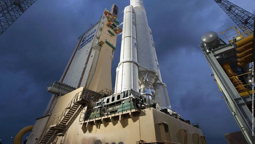 Une photo fournie par Ariane Espace montrant la fusée Ariane 5 ES sur sa base de lancement, à Kourou en Guyane