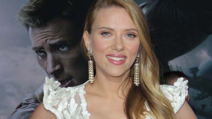 Scarlett Johansson enceinte et super sexy à la première de Captain America 2 !