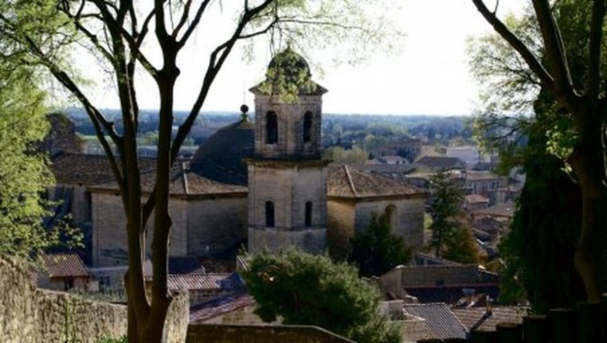 Dominée par une imposante forteresse, Beaucaire possède un riche patrimoine architectural.