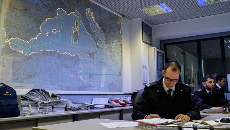 Le centre de secours des garde-côtes italiens, le 28 mai 2015, à Rome