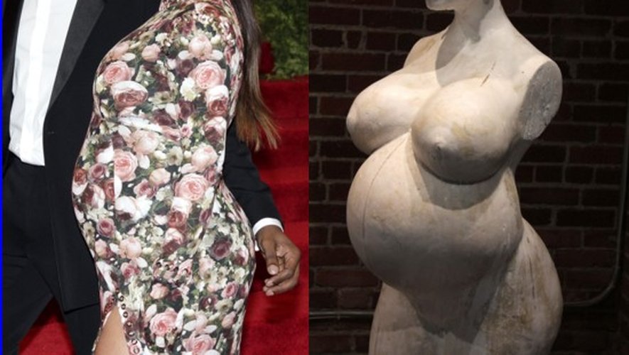Kim Kardashian, sa statue nue et enceinte et la sculpture de son bébé enfin dévoilées ! Toutes les photos sur People Looks !