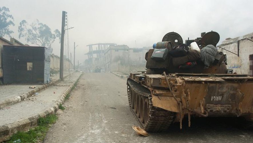 Un char dans la ville syrienne de Zara, dans la province de Homs, le 8 mars 2014