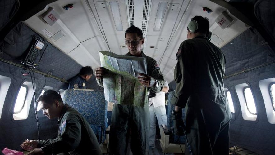 Une mission de l'armée de l'air malaisienne, à la recherche du vol MH370, au dessus du détroit de Malacca le 13 mars 2014