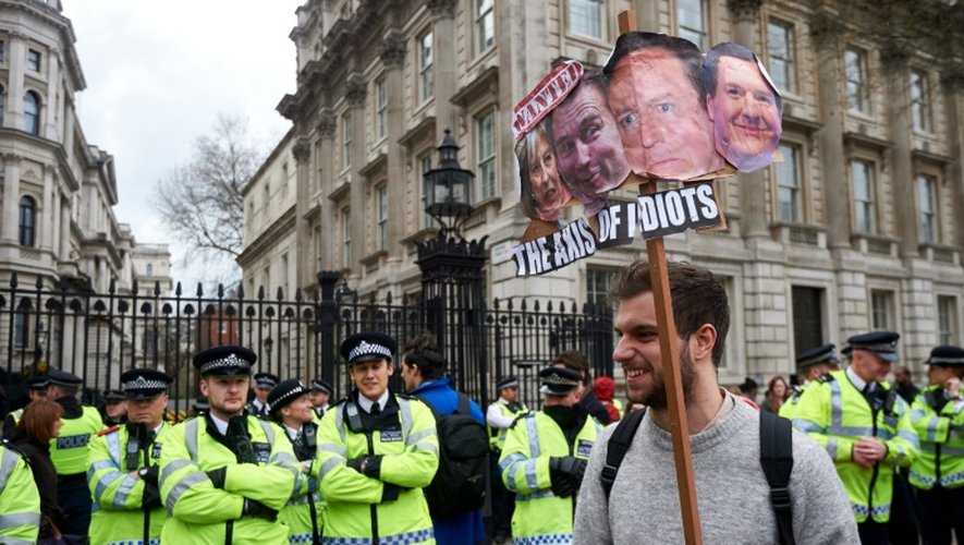 Des manifestants contre David Cameron le 9 avril 2016 à Londre