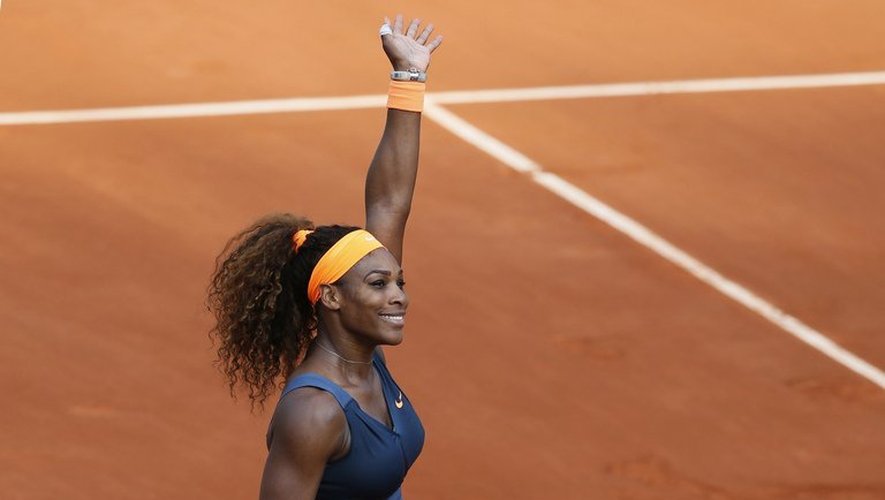 L'Américaine Serena Williams s'est facilement qualifiée pour la finale de Roland-Garros en battant l'Italienne Sara Errani, le 6 juin 2013