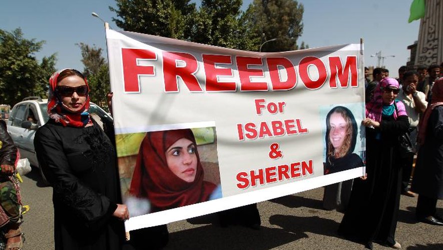 Manifestation pour obtenir la libération de la Française Isabelle Prime et de son interprète yéménite Sherine Makkaoui, le 5 mars 2015 à Sanaa
