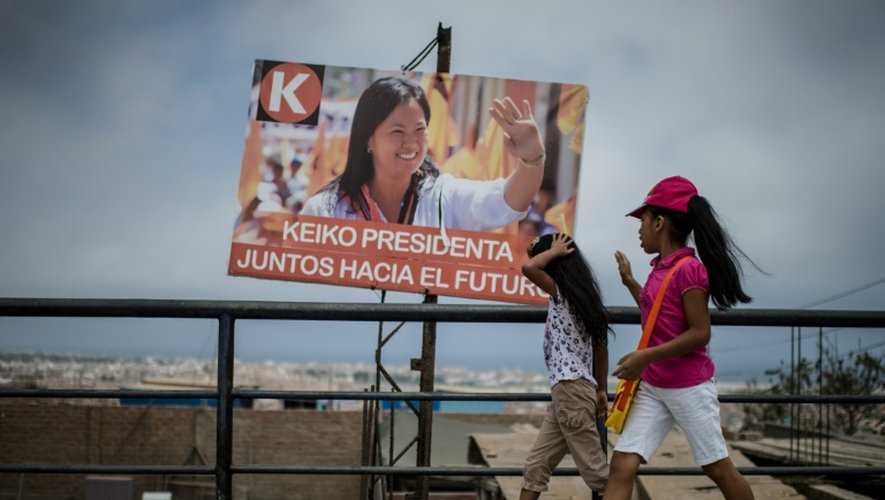 Une affiche de campagne de Keiko Fujimori, le 8 avril 2016 à Lima