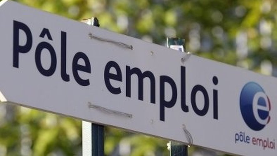 Fin avril 2015, dans le département de l'Aveyron, 10 400 personnes sont inscrites à Pôle emploi en catégorie A.