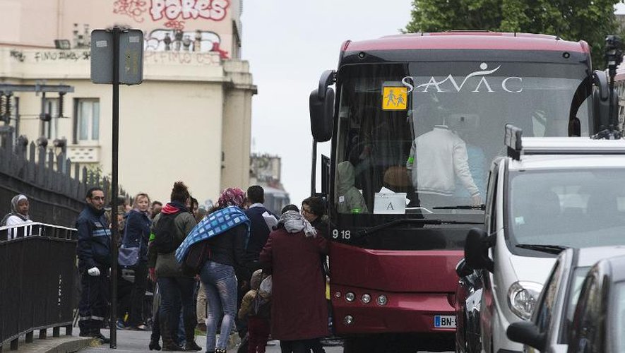 Evacuation du campement de migrants de La Chapelle le 2 juin 2015 à Paris