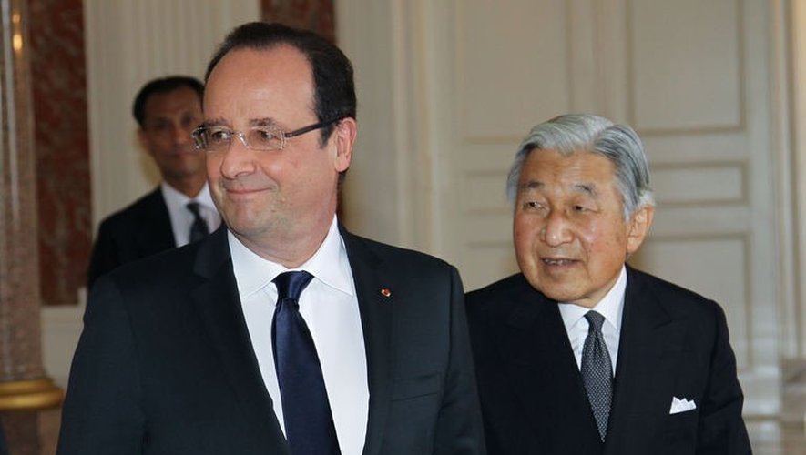 Le président français François Hollande et l'empereur japonais Akihito, le 8 juin 2013 à Tokyo