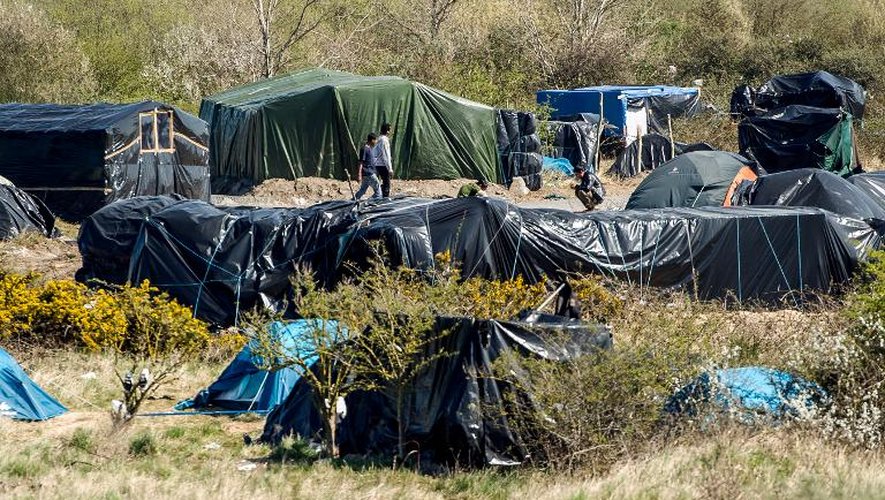 Un camp de migrants le 15 avril 2015 à Calais