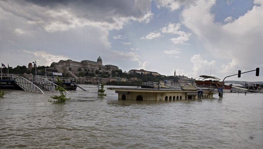 Un embarcadère sur le bord du Danube à Budapest le 8 juin 2013