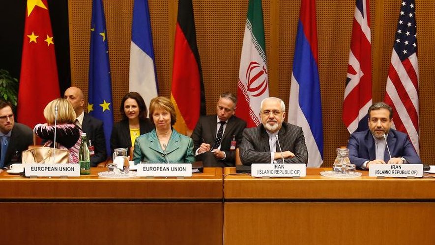 La chef de la diplomatie européenne Catherine Ashton et le ministre iranien des Affaires étrangères Mohammad Javad Zarif le  18 mars 2014 à Vienne