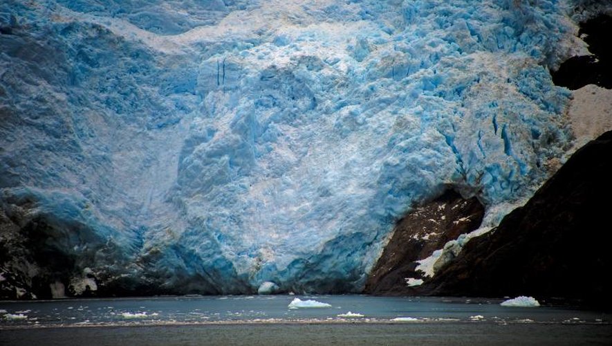 Des glaciers bleus de l'Antarctique, vus depuis le navire brésilien Ary Rongel, le 2 mars 2014