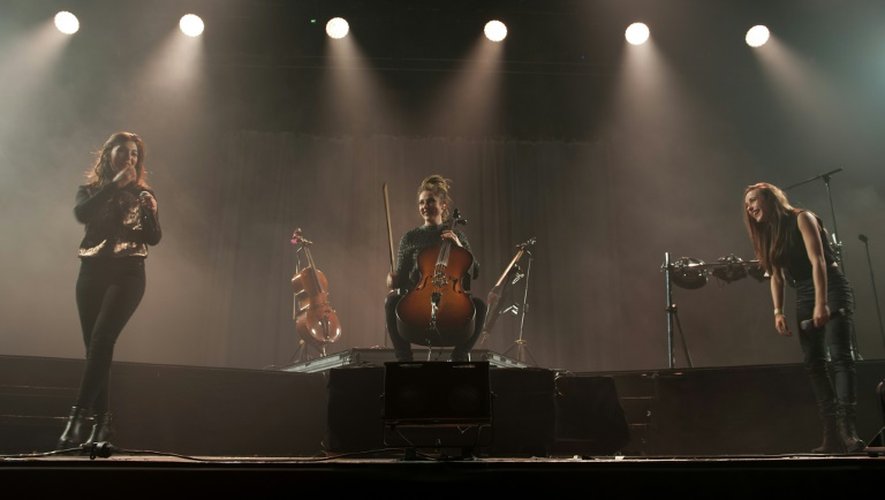 Le trio L.E.J. sur scène, le 12 avril 2016 à Bourges