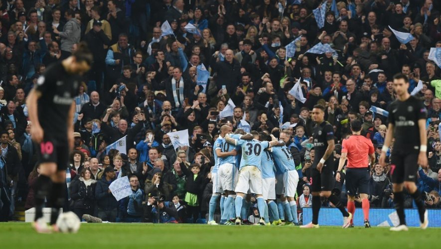 La joie des joueurs de Manchester City après le but de Kevin De Bruyne face au PSG, le 12 avril 2016 à l'Etihad Stadium
