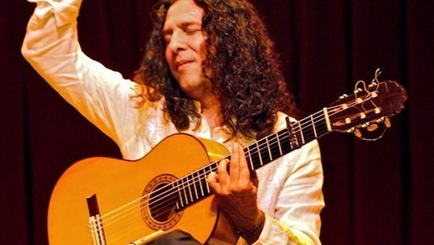 Le guitariste flamenco Jose Fernandez Torrez, sur la scène du Cirque d'Hiver, le 27 mars 2006