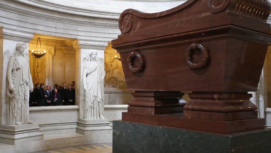 Vue en date du 26 novembre 2014 du  tombeau de Napoléon aux Invalides à Paris
