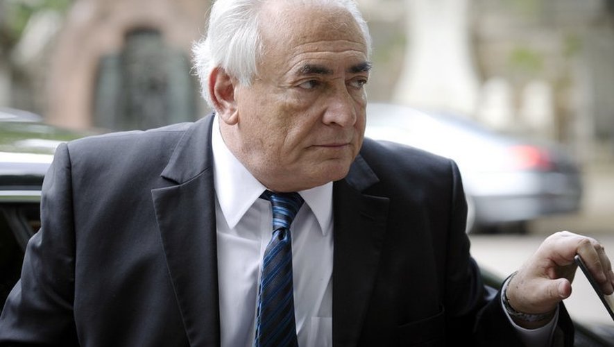Dominique Strauss-Kahn arrive aux obsèques de Guy Carcassonne, à Paris le 3 juin 2013