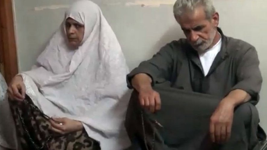 Capture d'écran de You Tube des parents du du jeune Mohammad Qattaa exécuté le 10 juin 2013 par un groupe islamiste armé