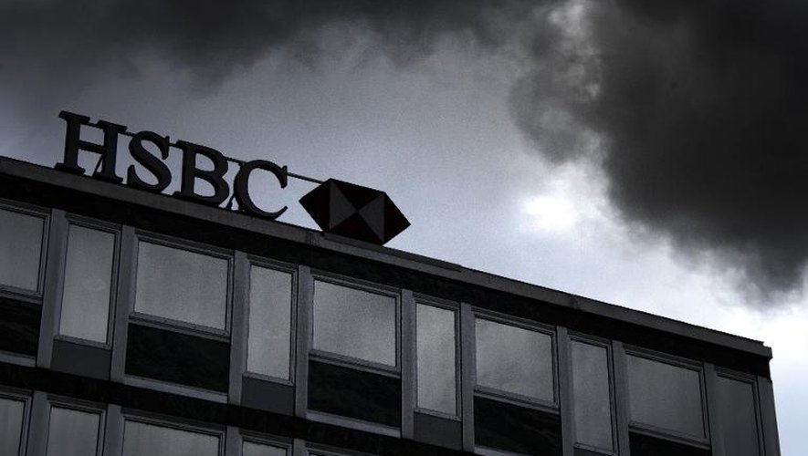 Le logo de HSBC dans le ciel de Genève en Suisse, le 14 juin 2013
