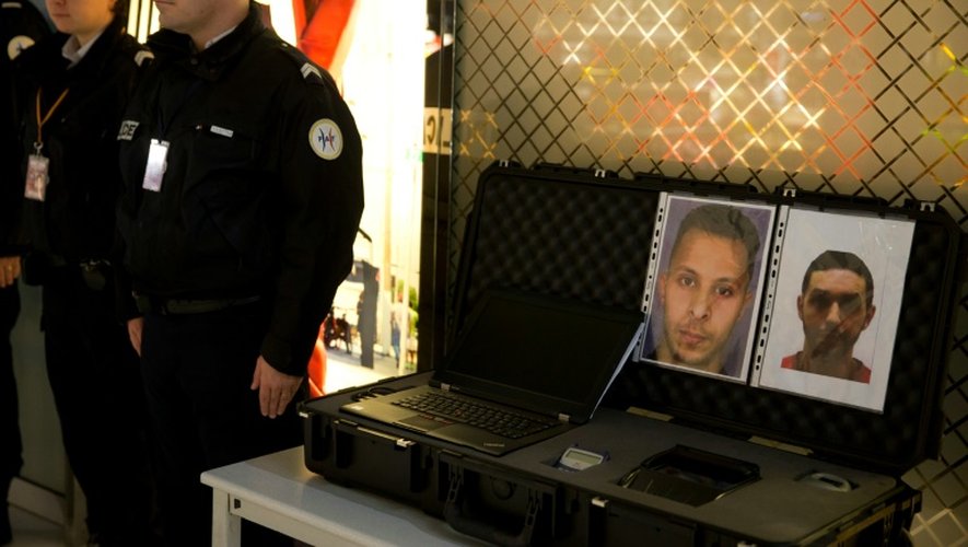 Avis de recherche de Salah Abdeslam Mohamed Abrini au contrôle douanier le 3 décembre 2015 à l'aéroport Charles-de-Gaulle à Roissy-en-France
