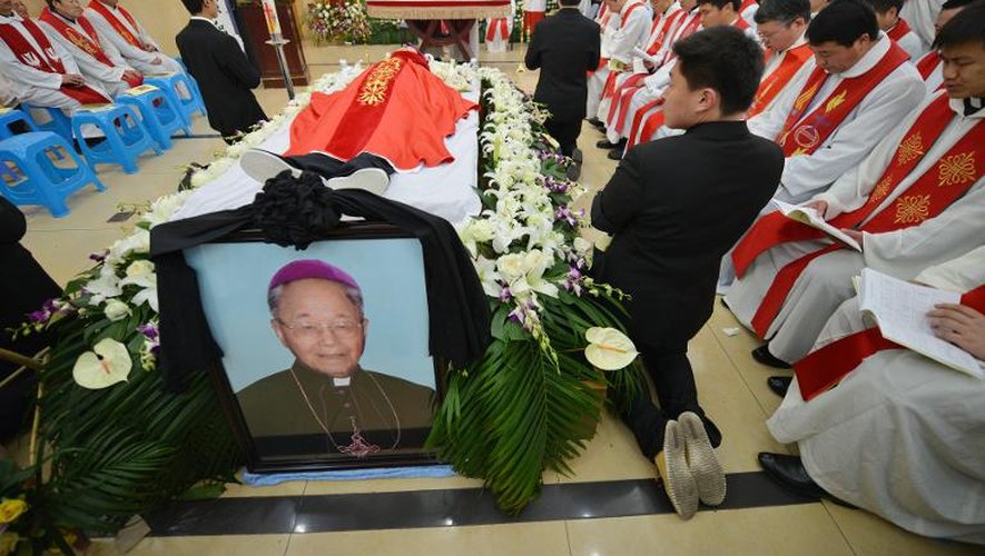 Célébration des funérailles de l'évêque chinois Mgr Joseph Fan Zhongliang à Shanghai le 22 mars 2014