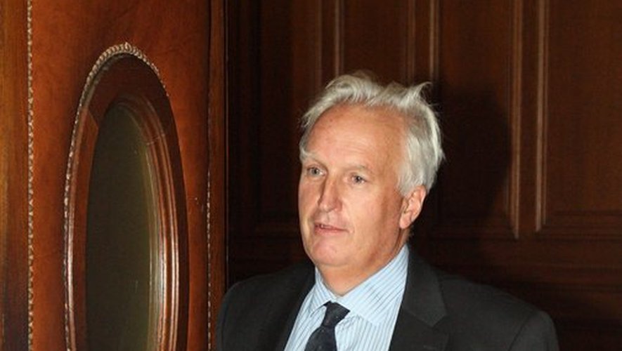 Didier Bornert, un ancien médecin de la Clinique du Sport, quitte la salle d'audience du tribunal à Paris, le 28 octobre 2009