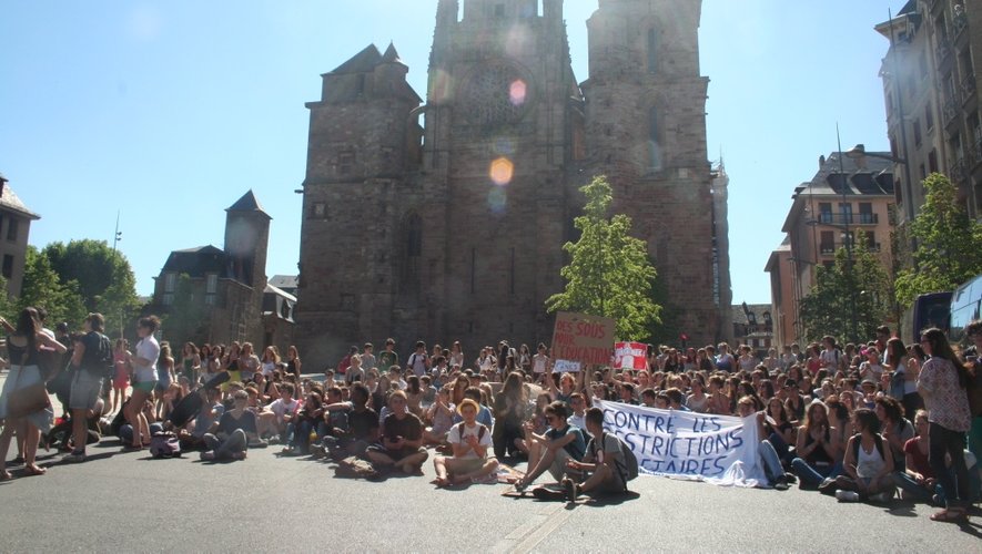Après les enseignants, les élèves de Foch manifestent à Rodez