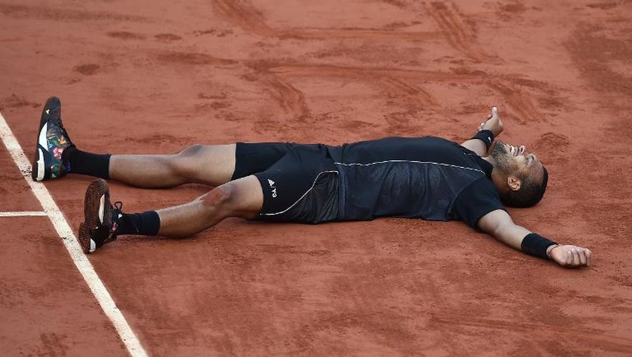 Jo-Wilfried Tsonga après sa qualification pour les demi-finales de Roland-Garros, le 2 juin 2015 à Paris