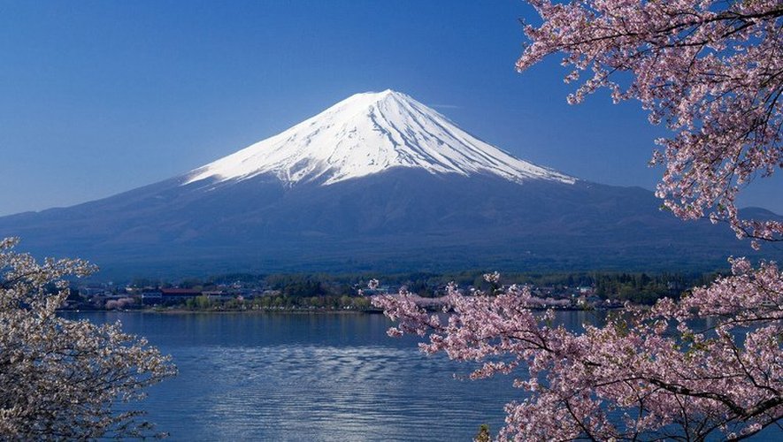 Photo prise en avril 2012 du Mont Fuji