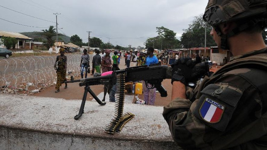 Soldat français à un point de contrôle le 1er mars 2014 à Bangui