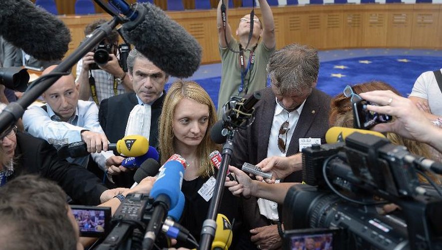 Rachel Lambert, l'épouse de Vincent Lambert, devant la presse le 5 juin 2015 à Strasbourg