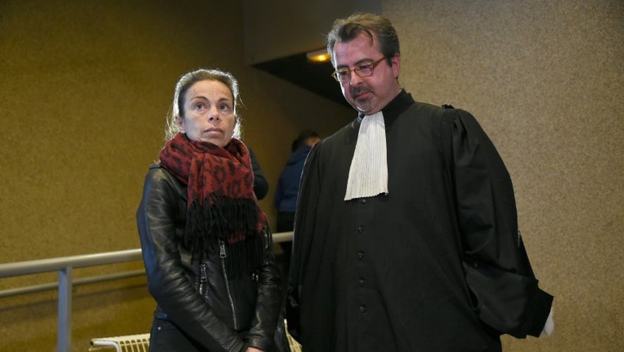 Agnes Saal et son avocat Maître Olivier Morain le 11 avril 2016 au tribunal à Creteil