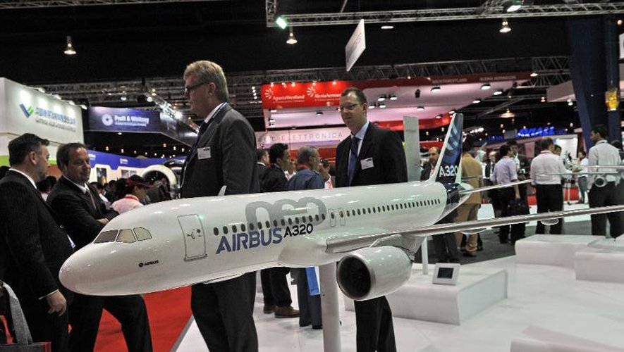 Une maquette de l'Airbus A320neo est présentée le 14 février 2012 au salon aéronautique de Singapour