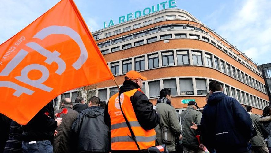 Une manifestation d'employés de La Redoute à Roubaix, le 4 mars 2014, contre le plan social de l'actionnaire Kering
