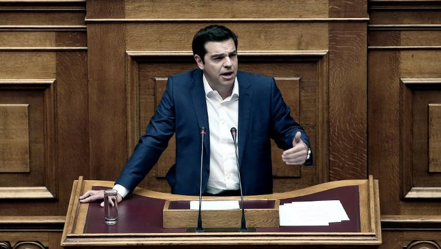 Le Premier ministre grec Alexis Tsipras s'adresse aux députés grecs à Athènes le 5 juin 2015