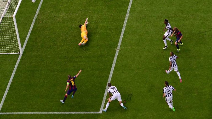 Le Croate Ivan Rakitic marque pour Barcelone face à la Juventus en finale de la Ligue des champions, le 6 juin 2015 à Berlin