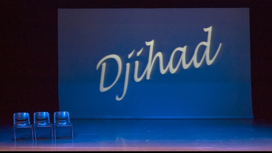 La scène du théâtre à Trappes avant la représentation de la pièce "Djihad", le 15 avril 2016