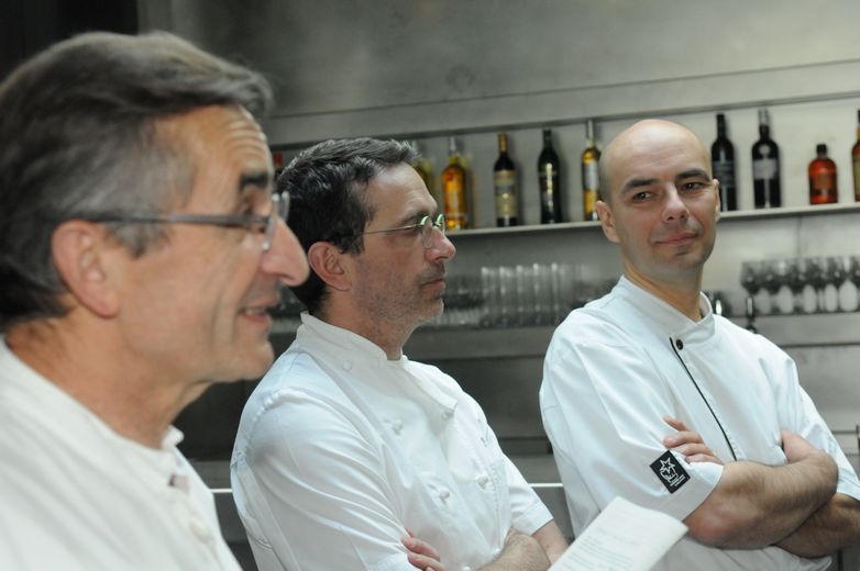 Maîtres à bord, Michel et Sébastien Bras ont confié les cuisines au chef Christophe Chaillou, le beau-frère de Sébastien.