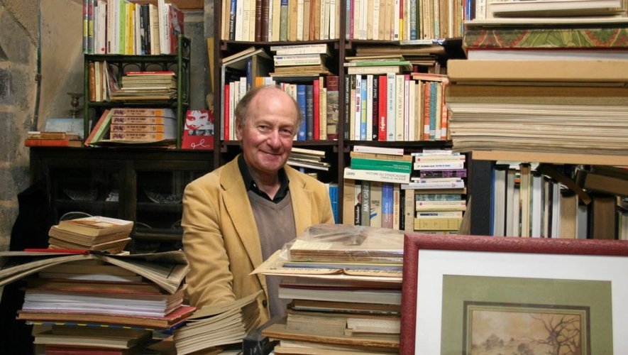 Patrice Lesueur, propriétaire de la librairie Le Sénéchal, un passionné de livre qui sera présent à la 14<MD+>e <MD>édition du salon du livre ancien et moderne de Villefranche.