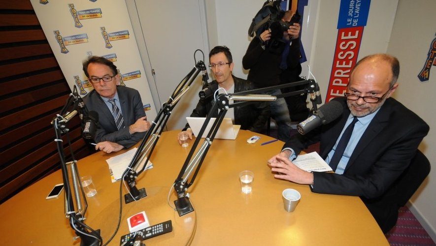Christian Teyssèdre, Bruno Berardi et Yves Censi dans le studio de radio Totem.