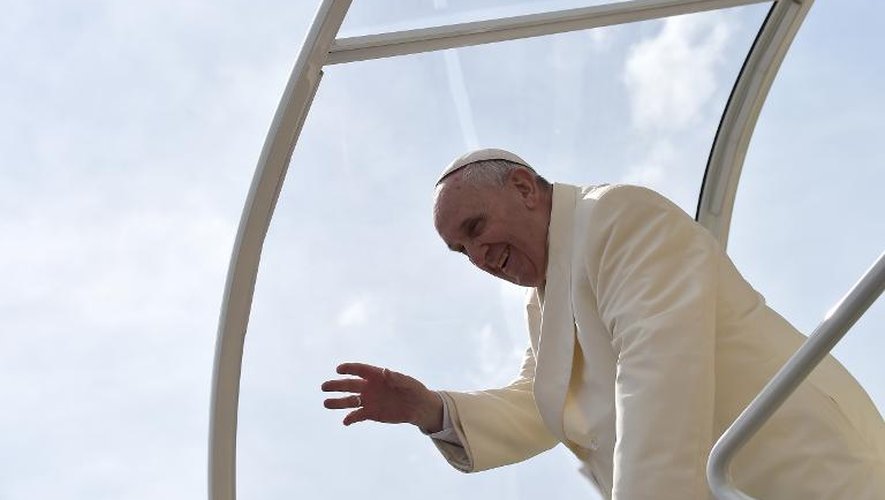 Le Pape François sur la place Saint-Pierre, au Vatican, le 26 mars 2014