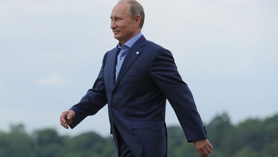 Le président russe Vladimir Poutine arrive au sommet du G8, le 17 juin 2013 à Enniskillen en Irlande du Nord