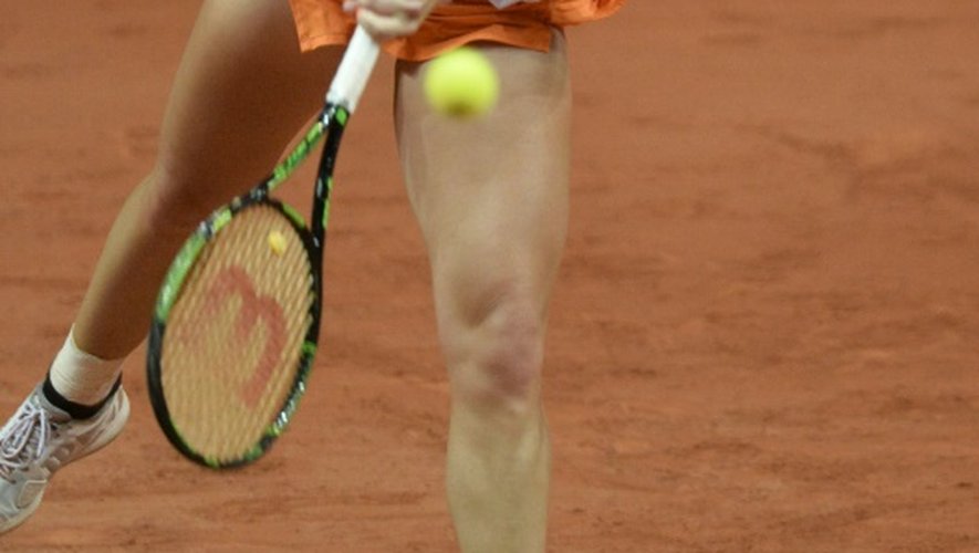 Kiki Bertens face à Kristina Mladenovic lors de la demi-finale de Fed Cup, le 17 avril 2016 à Trélazé