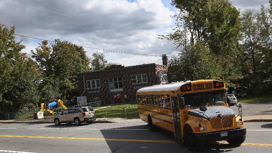 Un bus scolaire ramène des écoliers à leur maison à Woodbourne, dans l'Etat de New York, le 20 septembre 2012