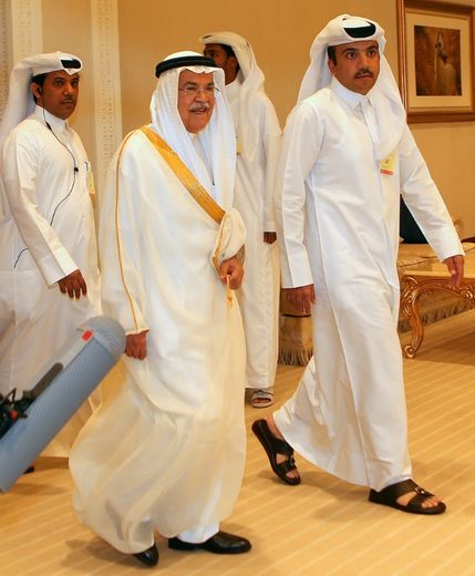 Arrivée du ministre du pétrole et des ressources minières d'Arabie saoudite,  Ali-ali-Naimi à Doha, le 17 avril 2016