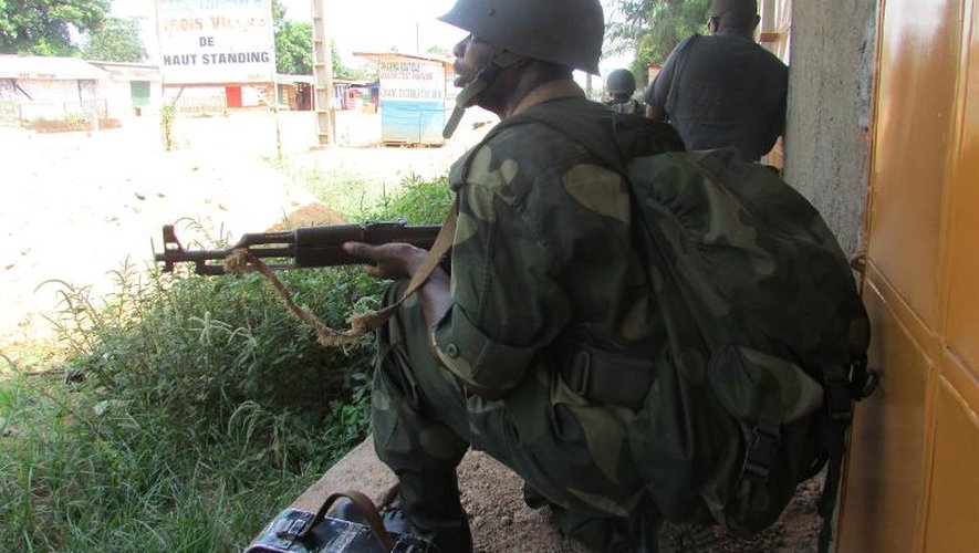 Un soldat de la Misca sécurise une zone de Bangui le 25 mars 2014